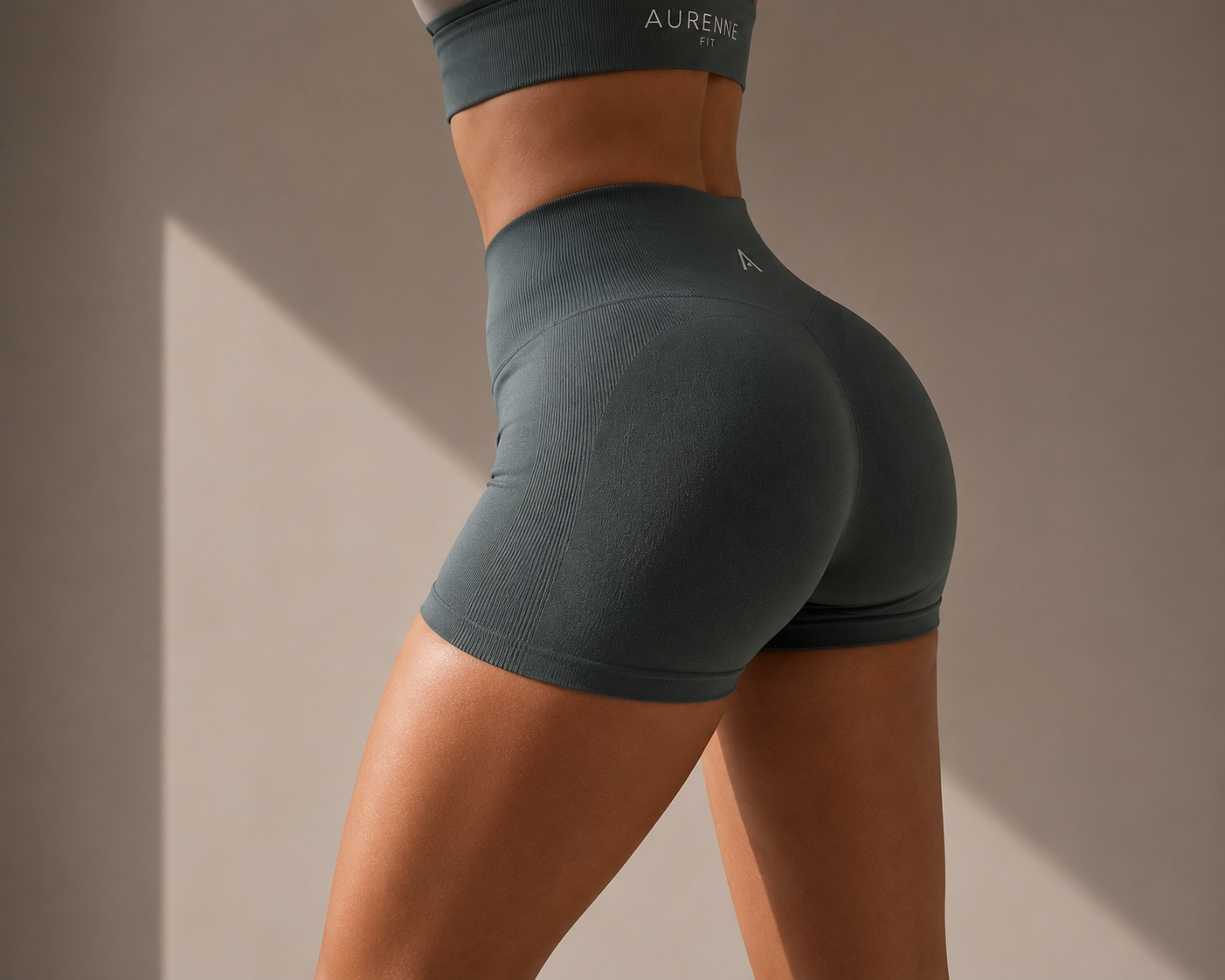Contour Scrunch Shorts - Aurenne